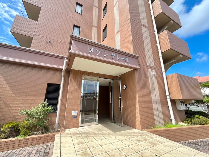 物件外観写真6　(エントランス部分)