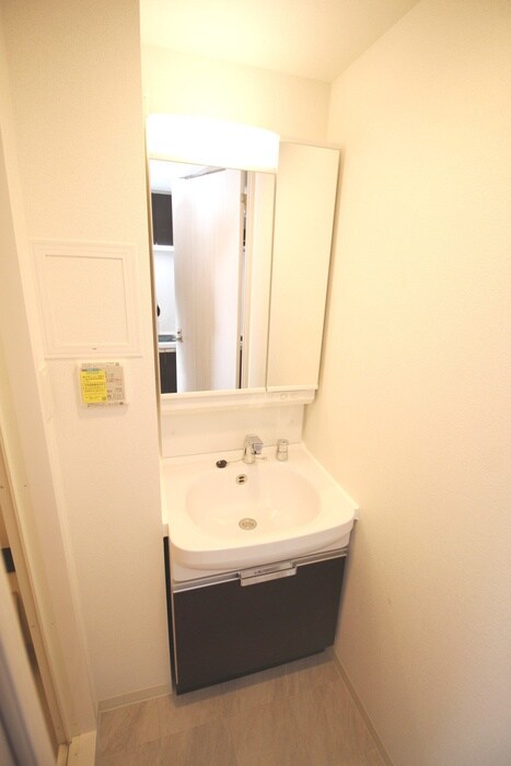 物件内観写真8　(洗面)