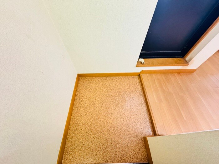 物件内観写真13　(玄関)