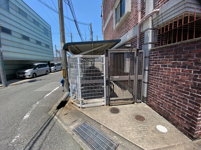 物件外観写真3　(駐輪場)