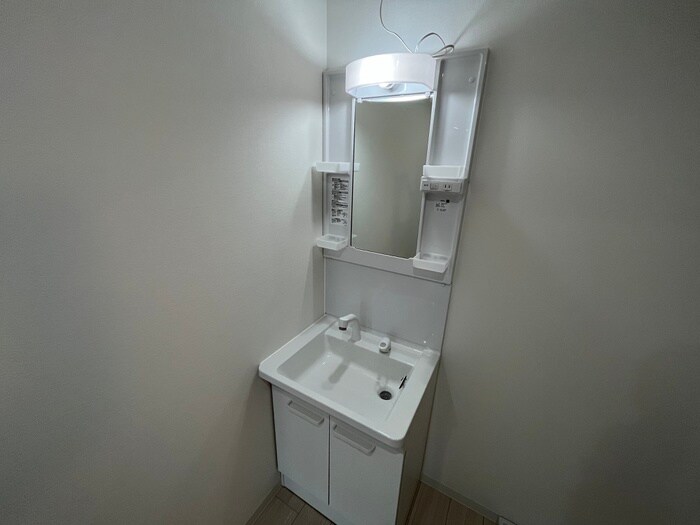 物件内観写真8　(洗面)