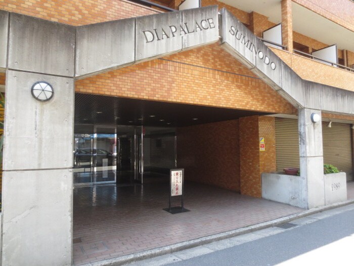 物件外観写真4　(エントランス部分)