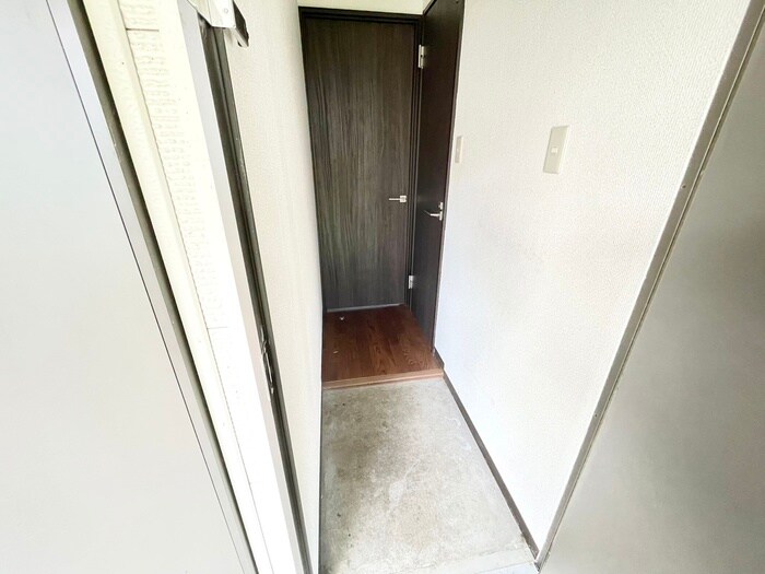 物件内観写真18　(玄関)