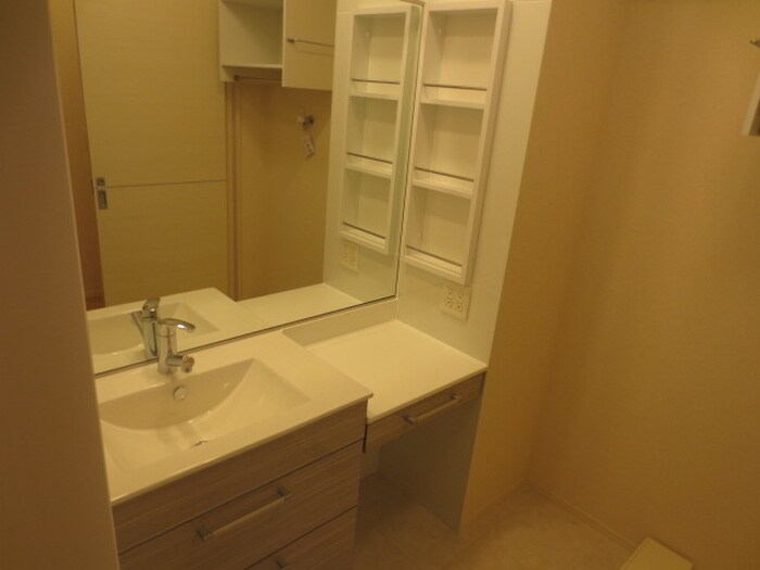 物件内観写真16　(洗面)