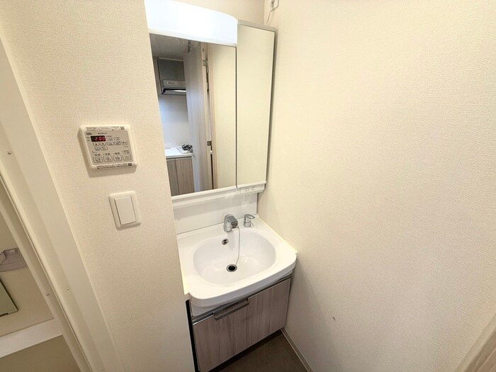 物件内観写真8　(洗面)