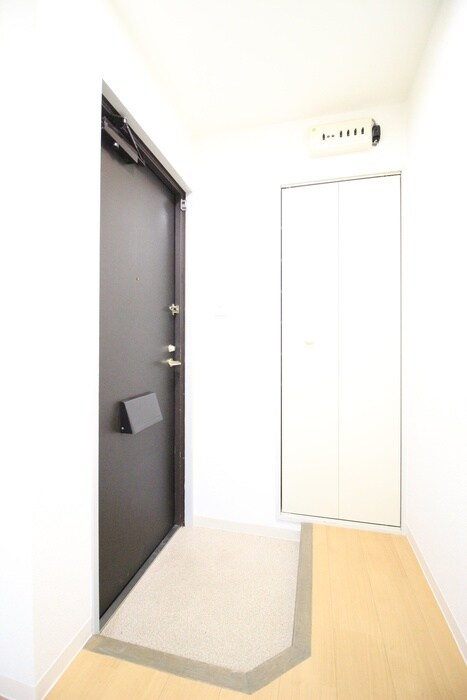 物件内観写真11　(玄関)