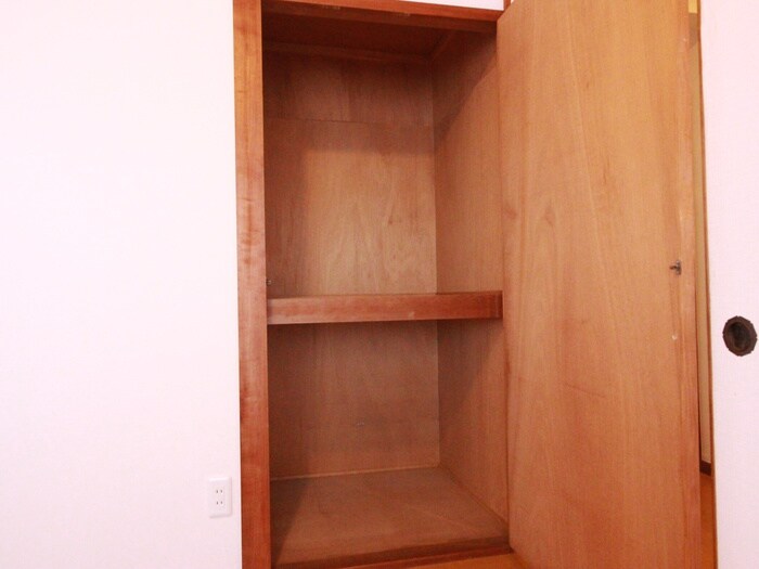 物件内観写真12　(収納)