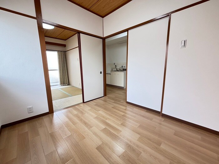 物件内観写真8　(居室)