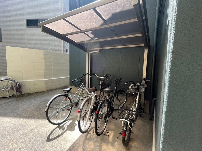 物件外観写真5　(駐輪場)