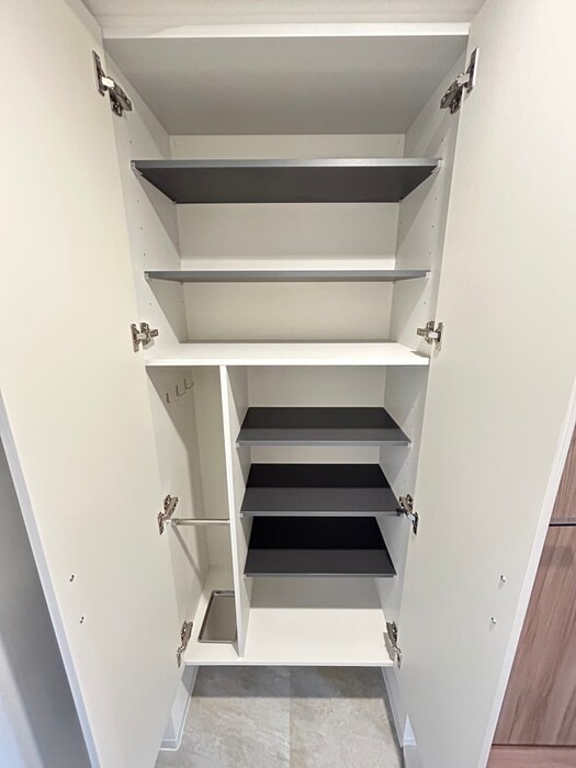 物件内観写真18　(靴箱)