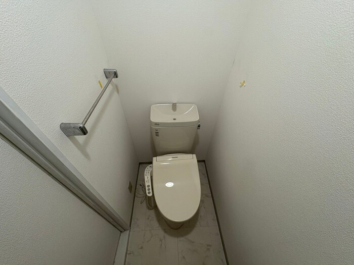 物件内観写真14　(トイレ)