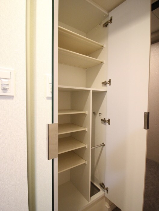 物件内観写真8　(靴箱)