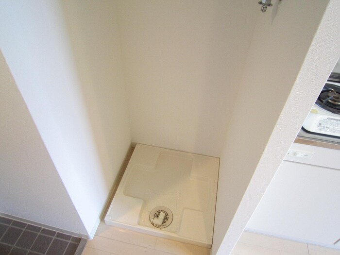 物件内観写真15　(洗濯機置場)