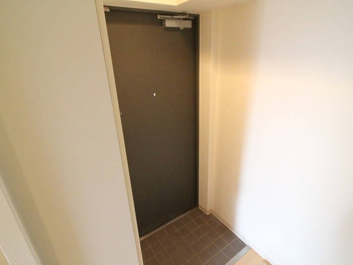 物件内観写真16　(玄関)
