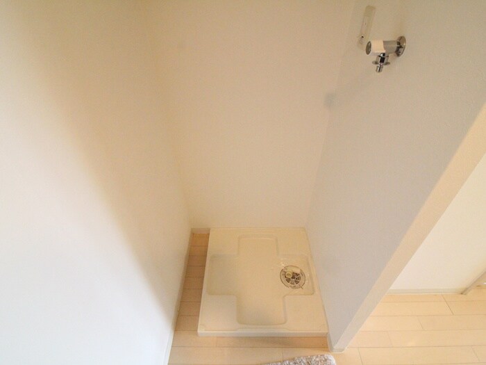 物件内観写真18　(洗濯機置場)