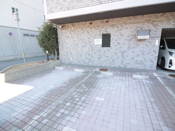 物件外観写真2　(駐車場)
