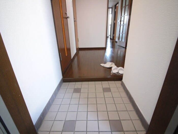 物件内観写真17　(玄関)