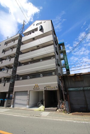 小田利マンション外観写真