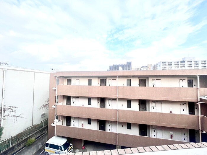 物件内観写真16　(室内からの展望)