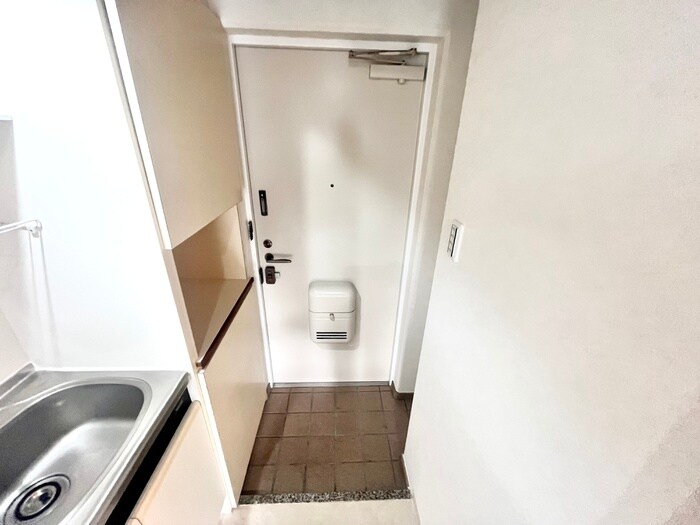 物件内観写真18　(玄関)