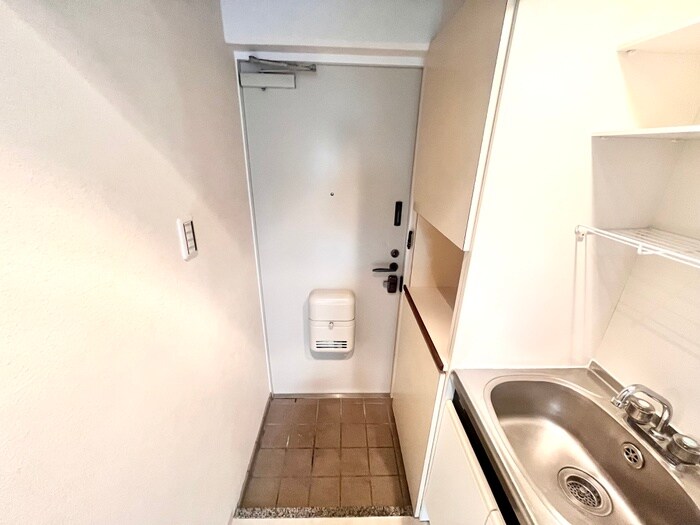 物件内観写真18　(玄関)