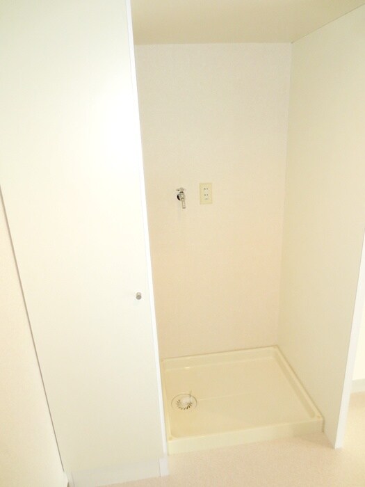 物件内観写真11　(洗濯機置場)