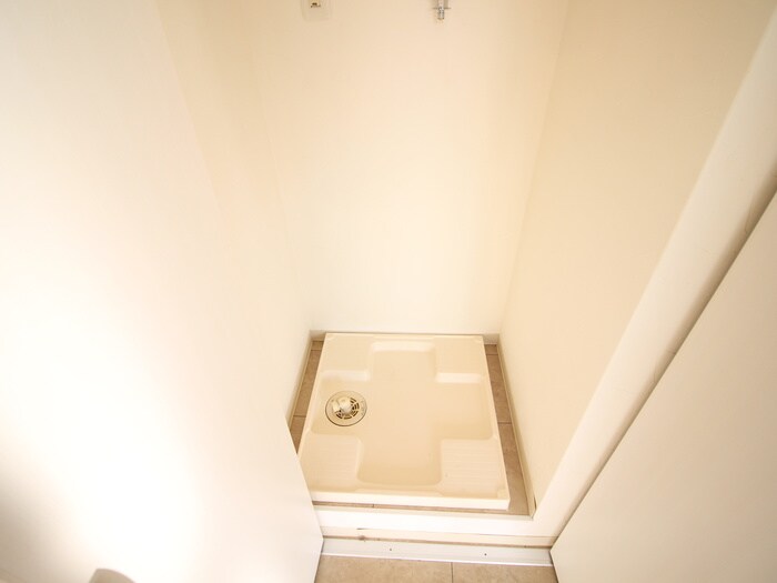 物件内観写真11　(洗濯機置場)