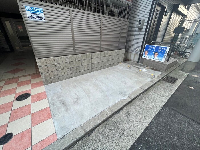 物件外観写真6　(駐輪場)