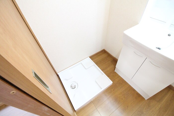 物件内観写真13　(洗濯機置場)