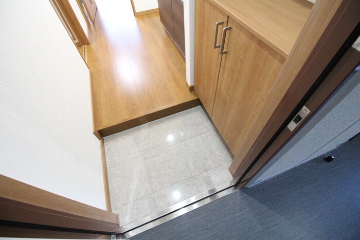 物件内観写真15　(玄関)