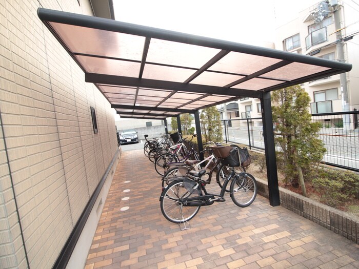 物件外観写真5　(駐輪場)