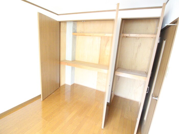 物件内観写真11　(収納)
