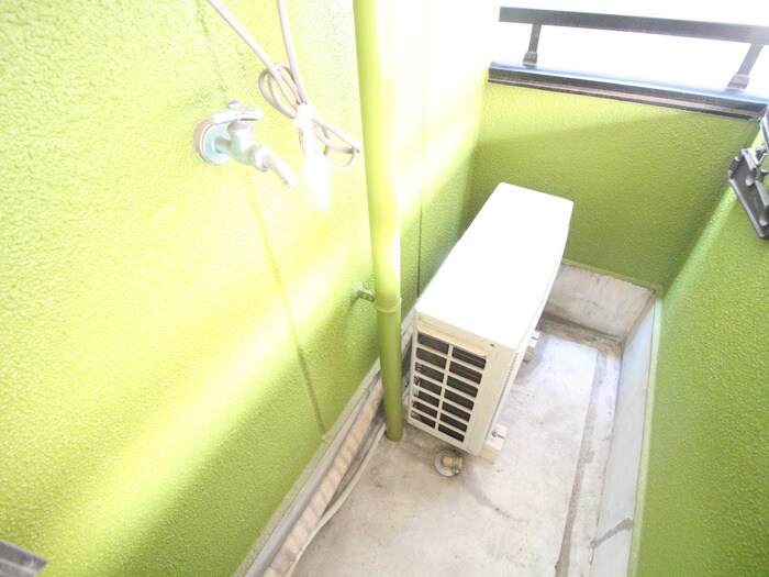 物件内観写真14　(洗濯機置場)