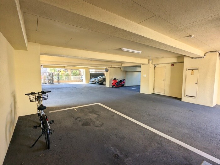 物件外観写真5　(駐車場)