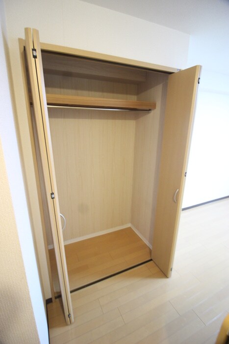 物件内観写真12　(収納)