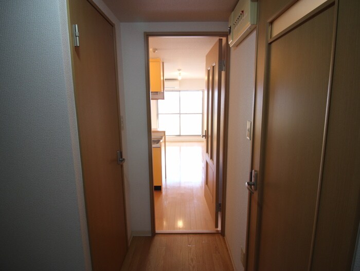 物件内観写真20　(廊下)