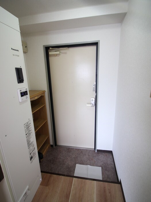 物件内観写真12　(玄関)