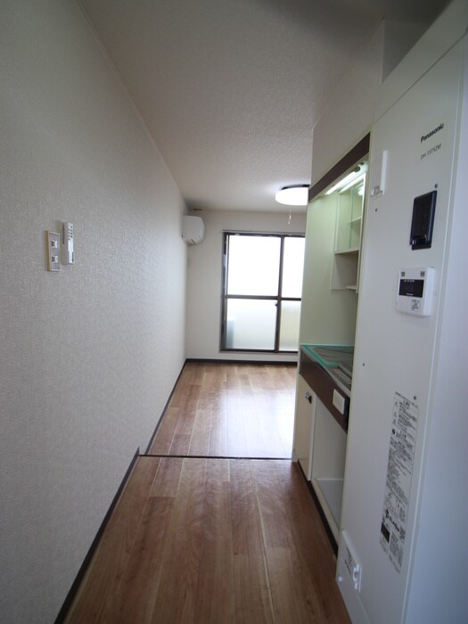 物件内観写真13　(廊下)