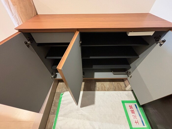 物件内観写真15　(玄関)