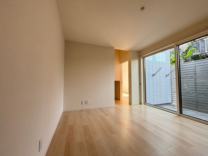 物件内観写真19　(室内からの展望)