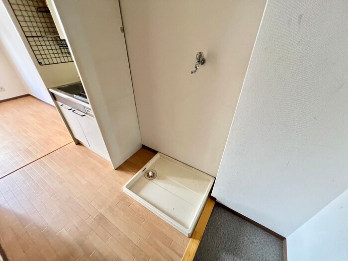 物件内観写真15　(洗濯機置場)