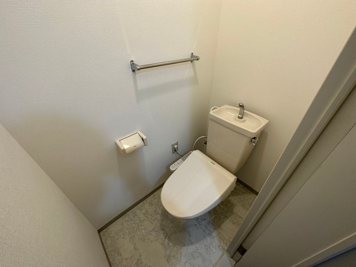 物件内観写真9　(トイレ)
