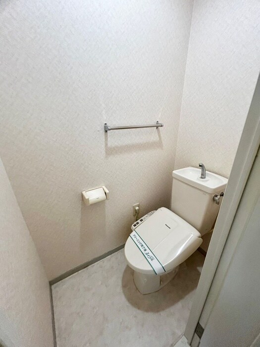 物件内観写真14　(トイレ)