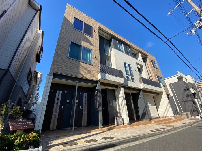 物件外観写真2　(外観写真)