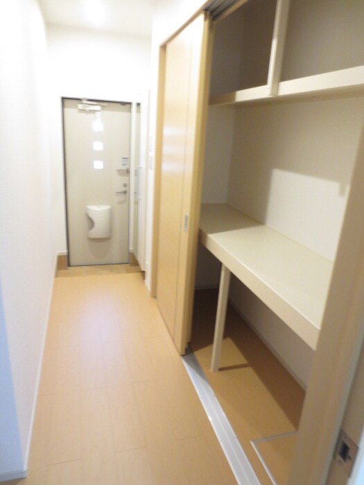 物件内観写真8　(廊下)