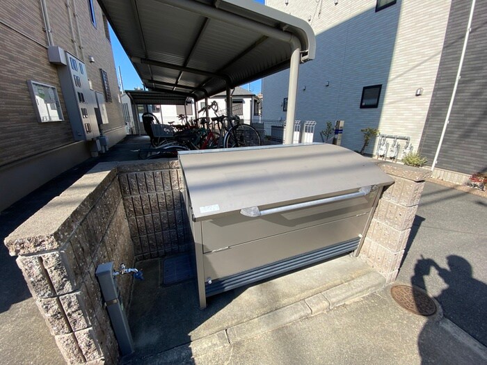 物件外観写真4　(駐輪場)