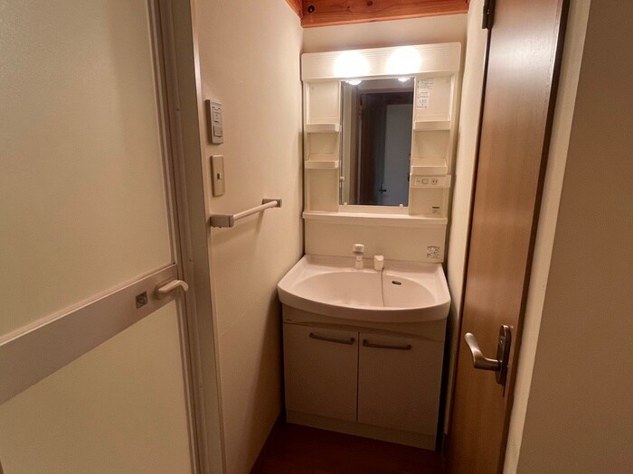物件内観写真11　(洗面)