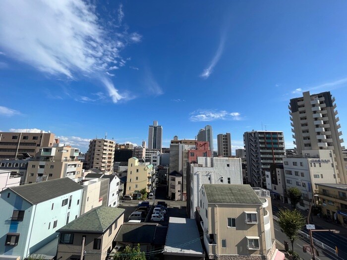 物件内観写真17　(室内からの展望)