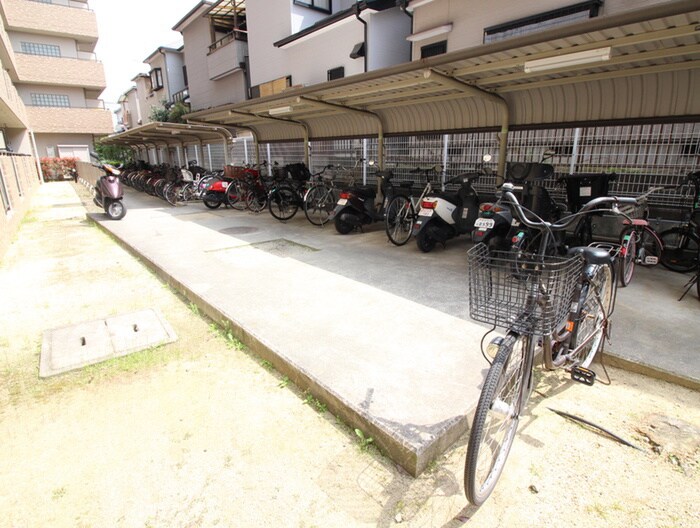 物件外観写真5　(駐輪場)