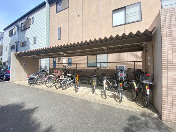 物件外観写真3　(駐輪場)